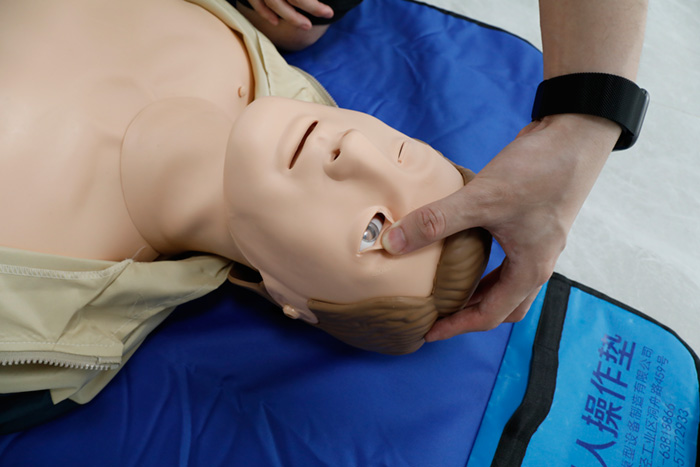 知能醫學模型舉行員工心肺復蘇急救技能培訓 知能醫學模型舉行員工心肺復蘇急救技能培訓